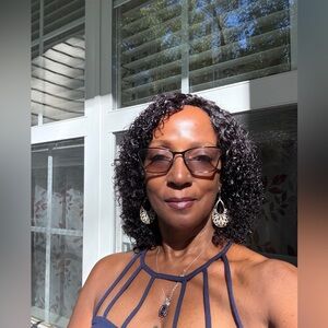 Meet your Posher, Shirley